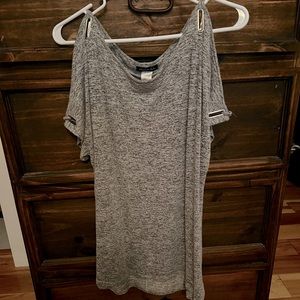 Cute gray cold-shoulder top size L